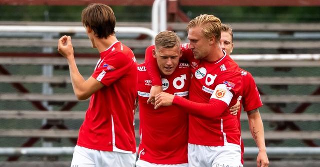 毛球运动中 毛球运动中