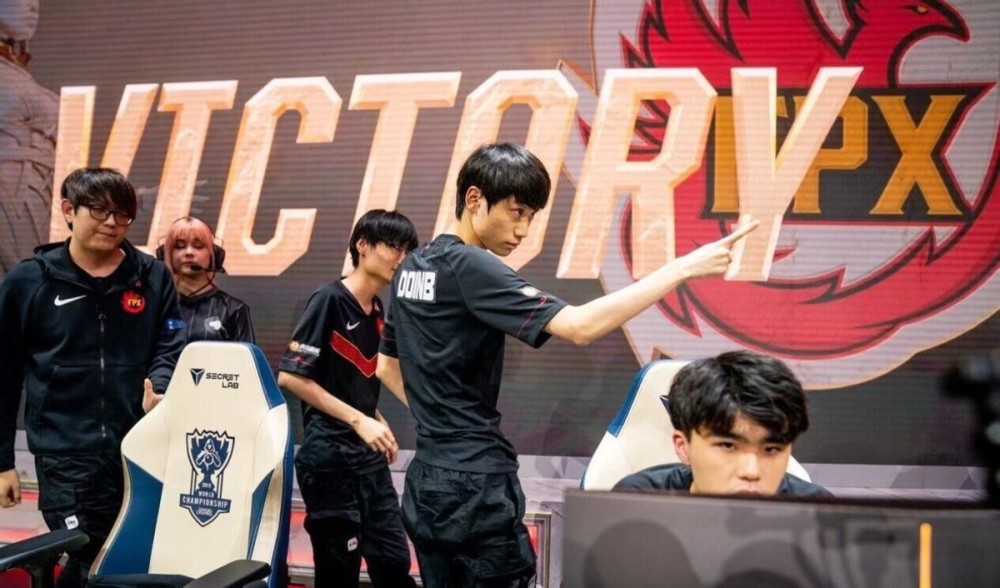 赠食物和医 赠食物和医