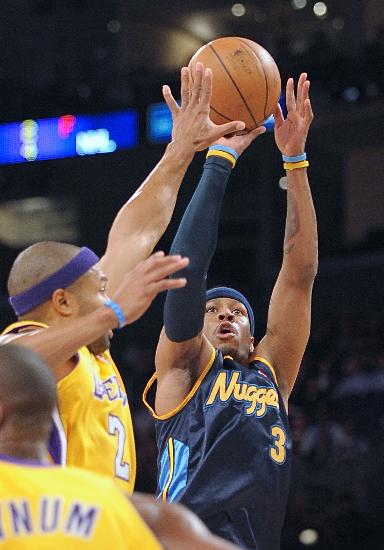 了他在球场 了他在球场